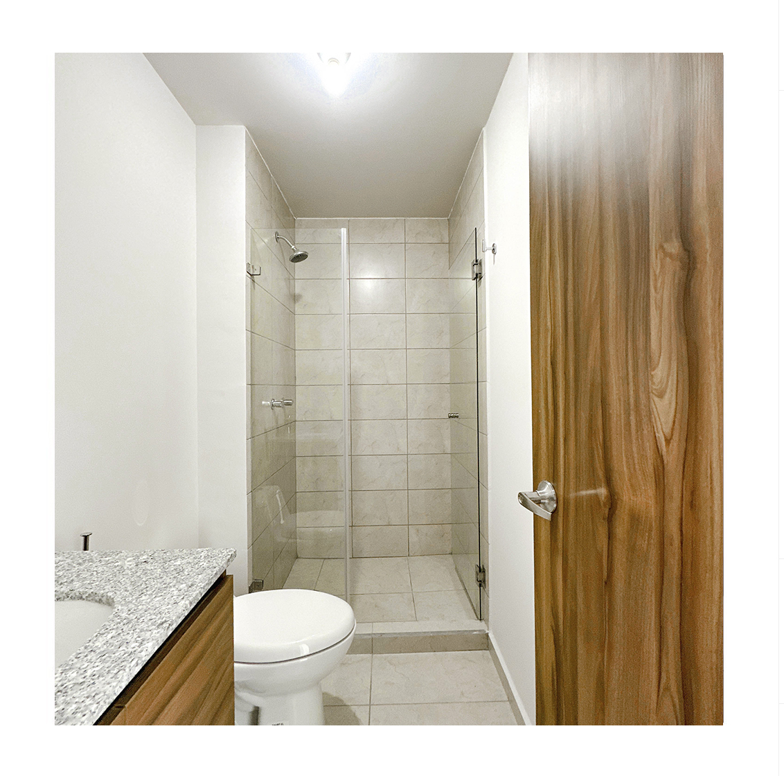 Baño completo principal