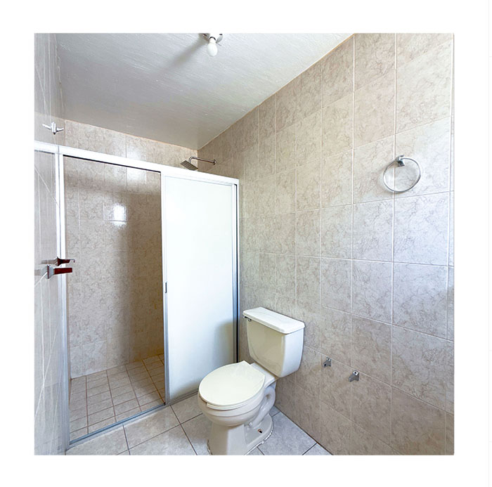 Baño completo principal